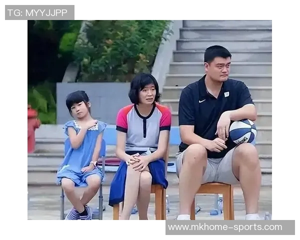 袖珍小姚明的篮球梦想与成长之路：从身高限制到无限可能的奋斗故事