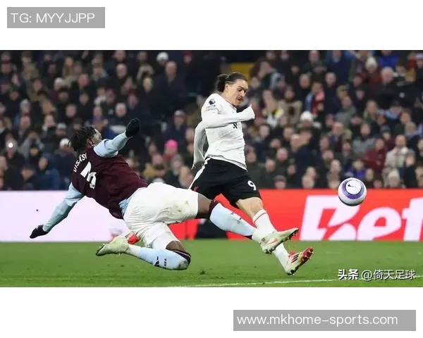 友谊赛曼城与尤文图斯激战成平局乌龙球瞬间引发全场热议