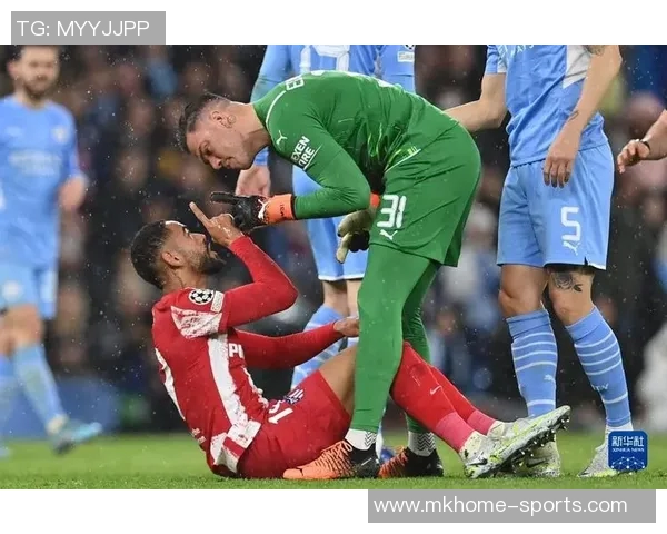 欧冠激战马竞凭借绝杀战胜曼联全场欢呼声如潮涌动