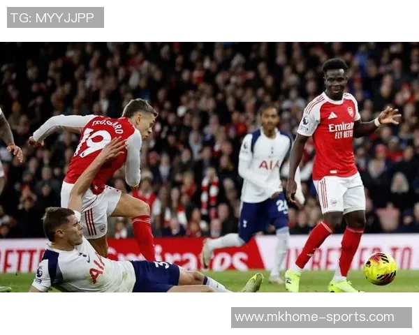 欧联杯激战阿森纳险胜热刺争议判罚引发全场沸腾