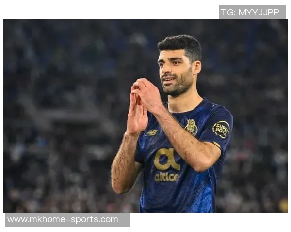 足总杯激战AC米兰大胜波尔图红牌争议引发全场热议与转会传闻 足总杯激战AC米兰大胜波尔图红牌争议引发全场热议与转会传闻