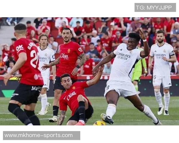 西甲激战热刺险胜曼联绝杀瞬间引发争议判罚全场沸腾 西甲激战热刺险胜曼联绝杀瞬间引发争议判罚全场沸腾